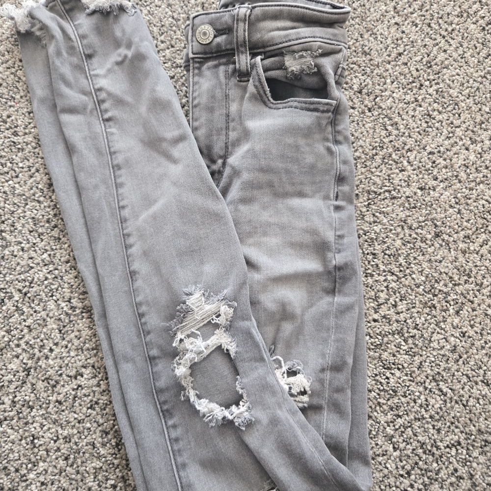 American Eagle Outfitters Gray Distressed Skinny Jeans